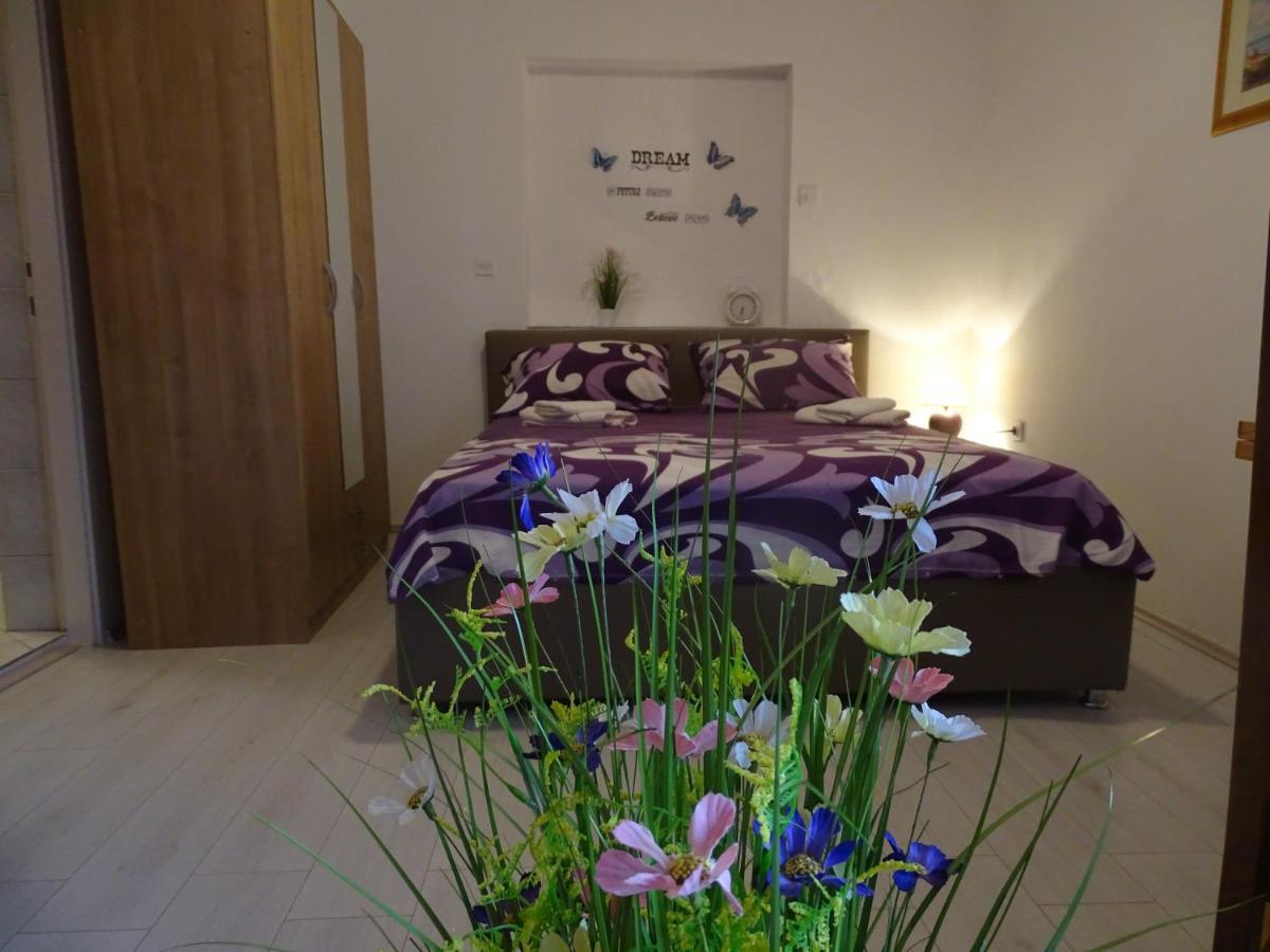 Apartments Sime Dinjiška Kültér fotó
