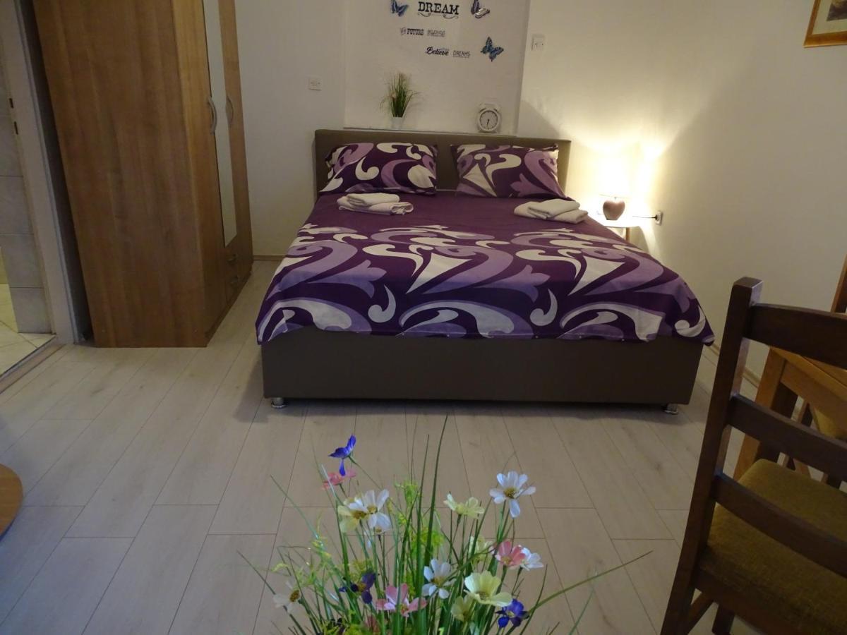 Apartments Sime Dinjiška Kültér fotó