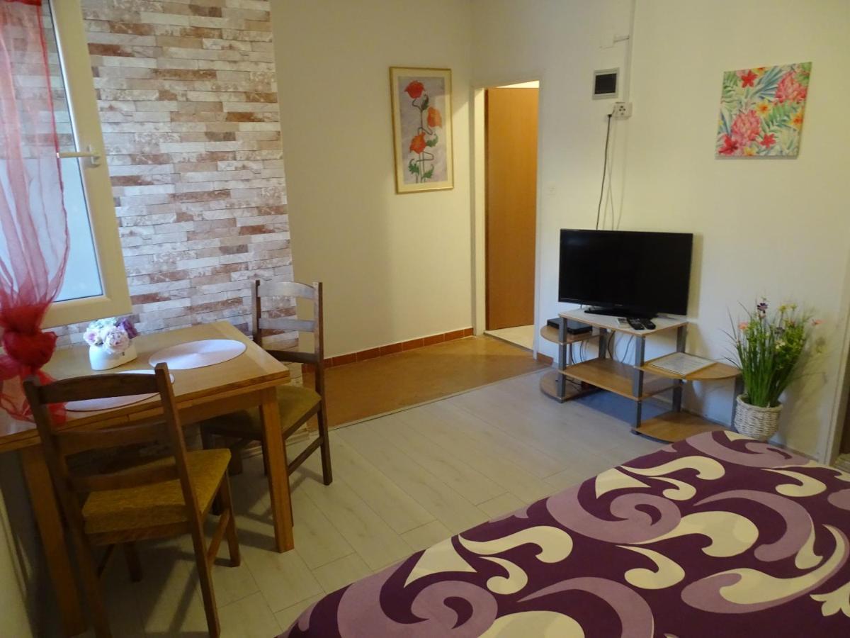 Apartments Sime Dinjiška Kültér fotó