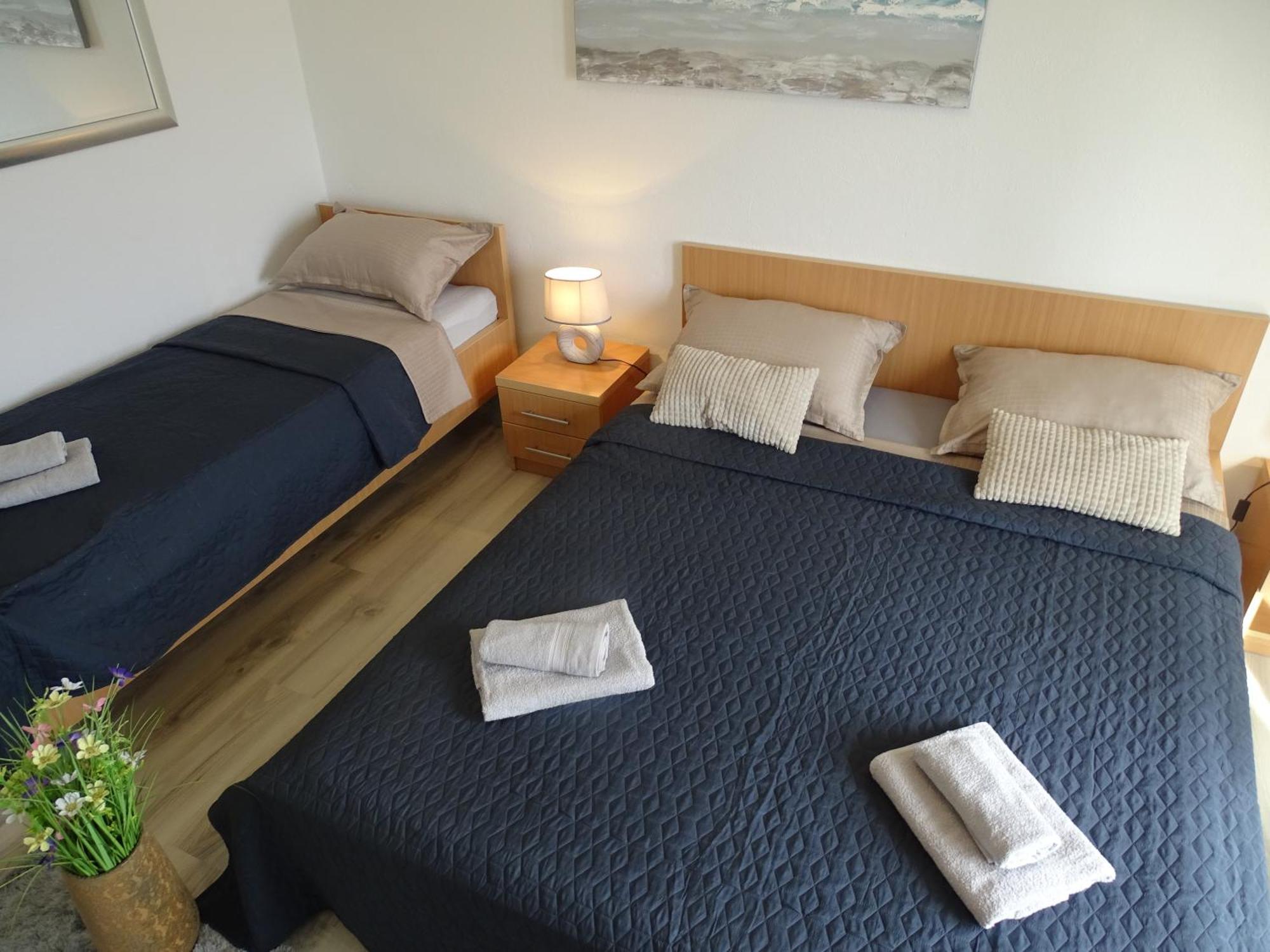 Apartments Sime Dinjiška Kültér fotó