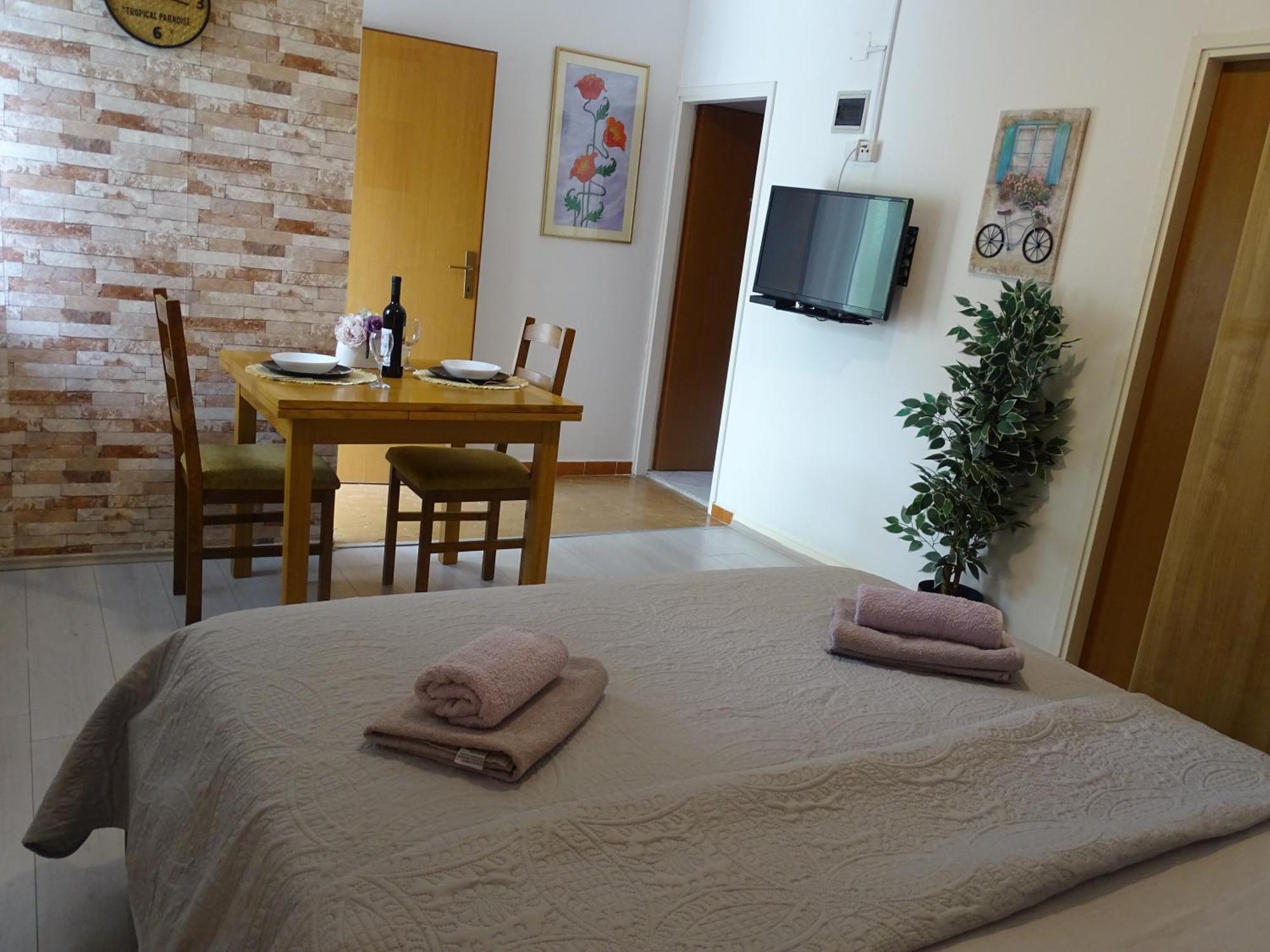 Apartments Sime Dinjiška Kültér fotó